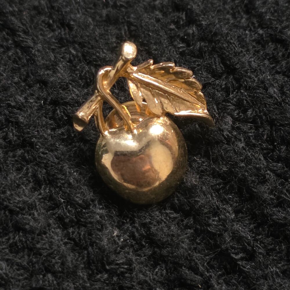 Vintage Avon Gold Tone Cherry Brooch Fruit Pin Leaf Signed
